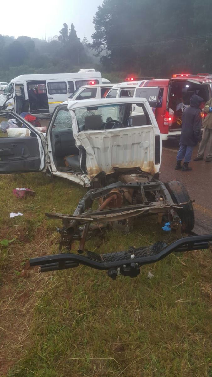 MAGOEBASKLOOF-Bakkie-and-taxi-collide-leaving-one-dead-23-others-injured_.jpeg